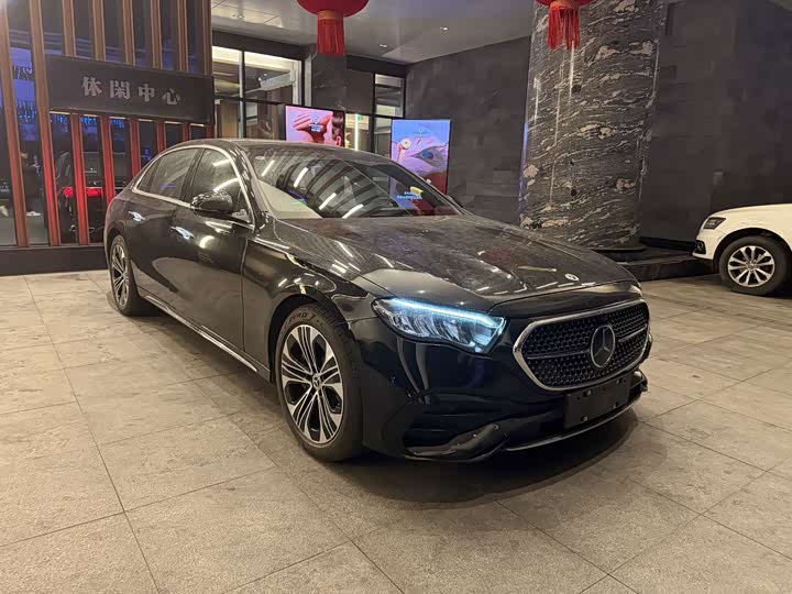 Mercedes-Benz E-Class Hybrid 2024 2024款 E 350 e L 插电式混合动力运动轿车