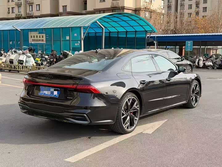Audi A7L 2024 2024款 45 TFSI quattro 黑武士版