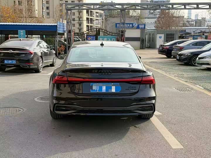 Audi A7L 2024 2024款 45 TFSI quattro 黑武士版