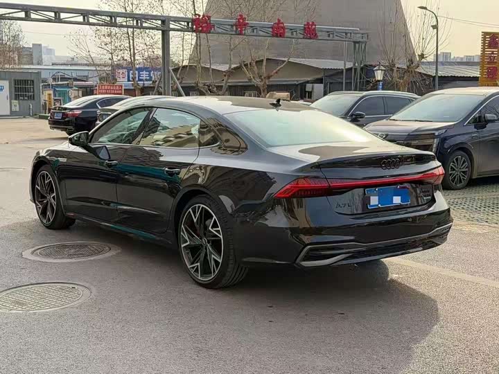 Audi A7L 2024 2024款 45 TFSI quattro 黑武士版