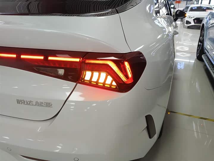 Kia K5 2021 2021款 380T GT-Line 焕新版