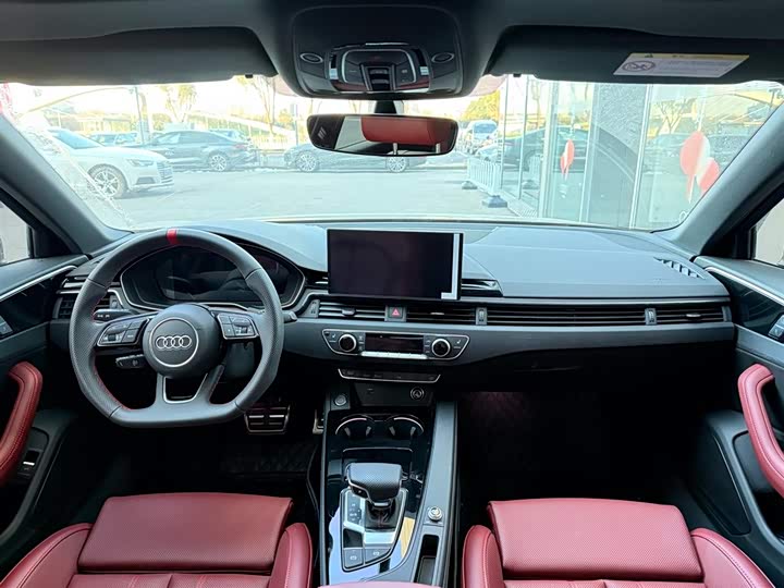 Audi A4L 2025 2025款 200万辆悦享版 40 TFSI 豪华动感型