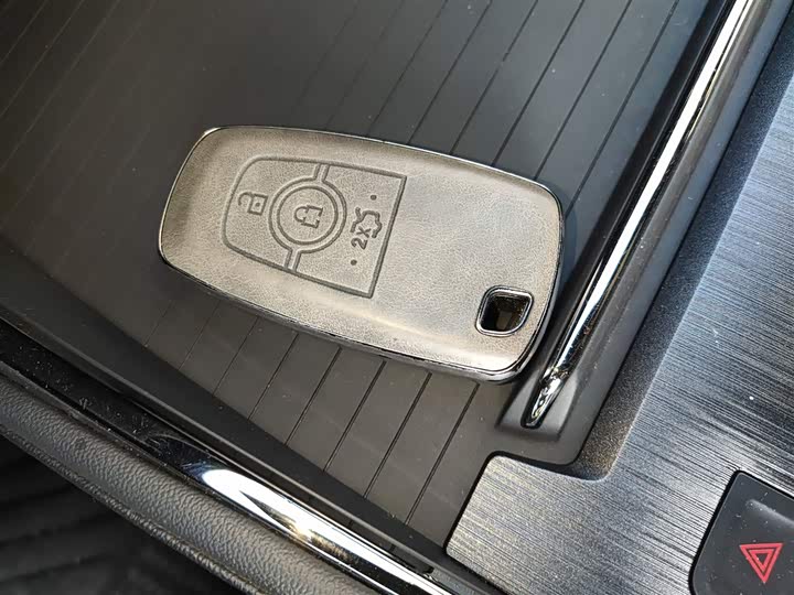 Ford Mondeo 2025 2025款 2.0T EcoBoost E 混动 运动版 ST-Line