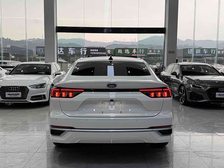 Ford Mondeo 2025 2025款 2.0T EcoBoost 豪华型