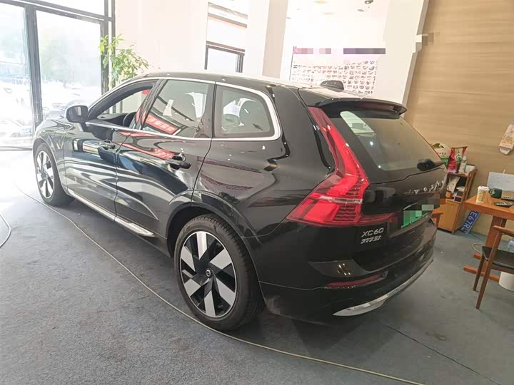 Volvo XC60 Hybrid 2025 2025款 插电式混动 长续航四驱智雅豪华版