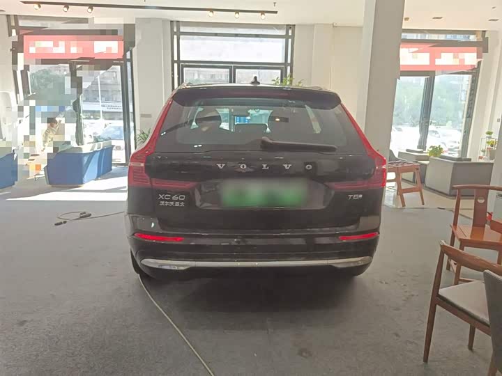 Volvo XC60 Hybrid 2025 2025款 插电式混动 长续航四驱智雅豪华版