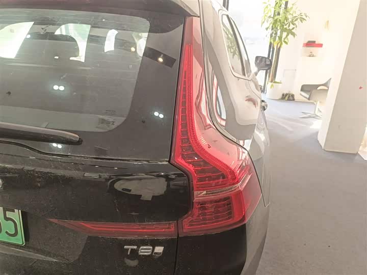 Volvo XC60 Hybrid 2025 2025款 插电式混动 长续航四驱智雅豪华版