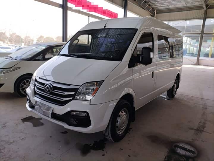 Maxus V80 2025 2025款 超值版傲运通 2.0T 手动长轴中顶127Ps 6/7/9座