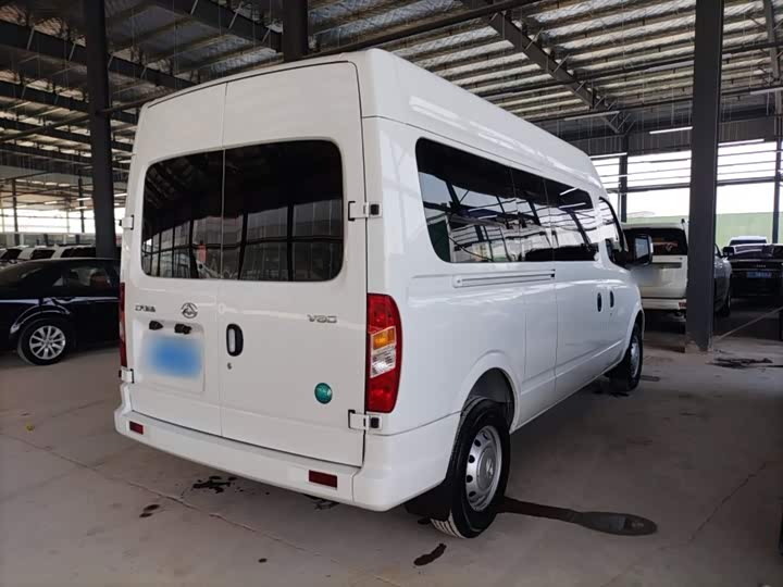 Maxus V80 2025 2025款 超值版傲运通 2.0T 手动长轴中顶127Ps 6/7/9座