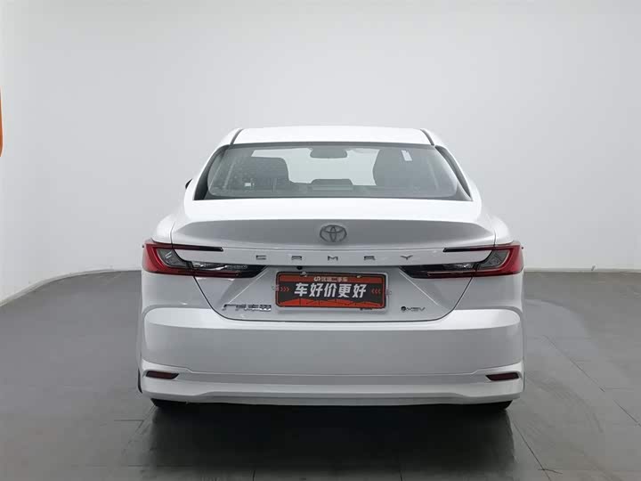 Toyota Camry 2026 2026款 双擎 2.0HE 精英版