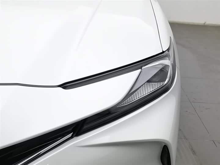 Toyota Camry 2026 2026款 双擎 2.0HE 精英版