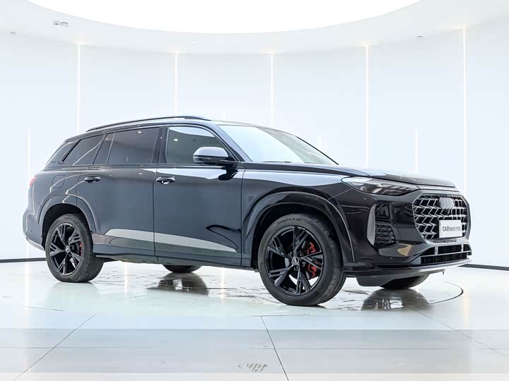 Audi Q6 2024 2024款 45 TFSI quattro 黑武士版 6座