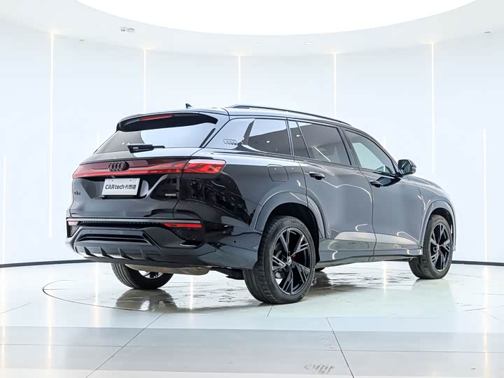 Audi Q6 2024 2024款 45 TFSI quattro 黑武士版 6座