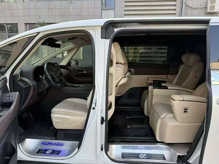 Toyota Alphard 2024 2024款 双擎 2.5L 尊贵版