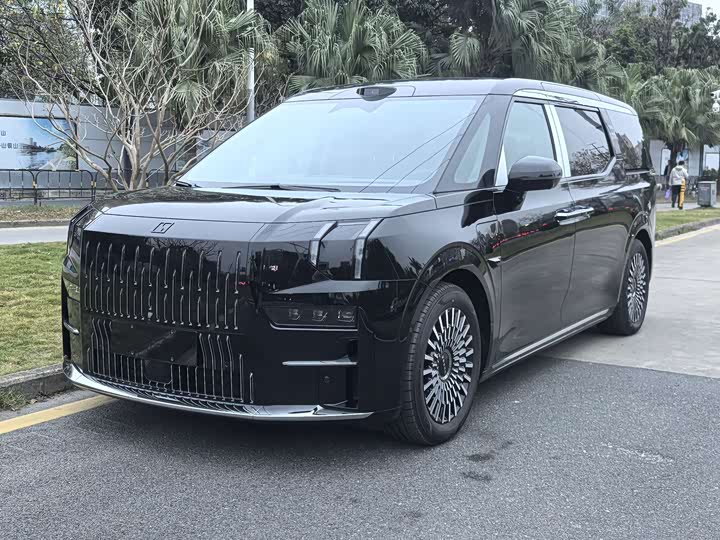 Zeekr 009 2024 2024款 七座过道版 108kWh