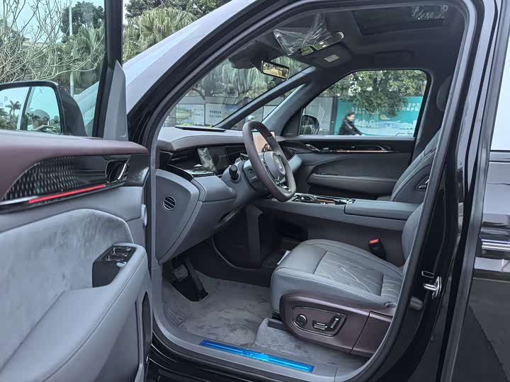 Zeekr 009 2024 2024款 七座过道版 108kWh