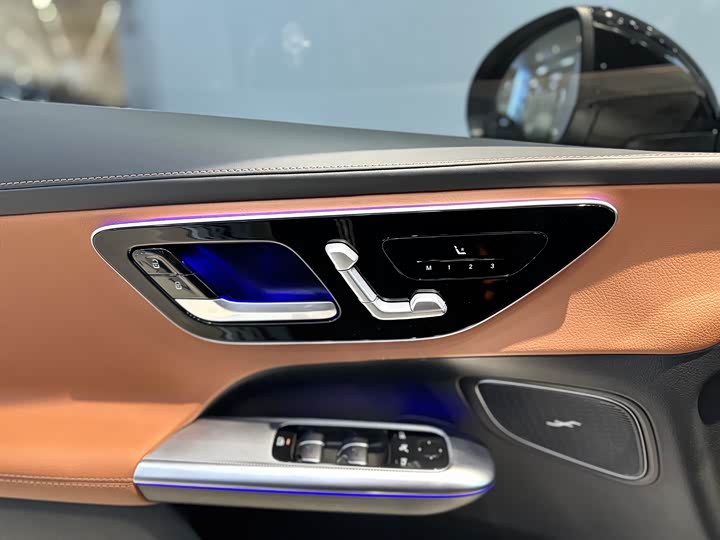 Mercedes-Benz GLC-Class 2025 2025款 改款 GLC 300 L 4MATIC 动感型 5座