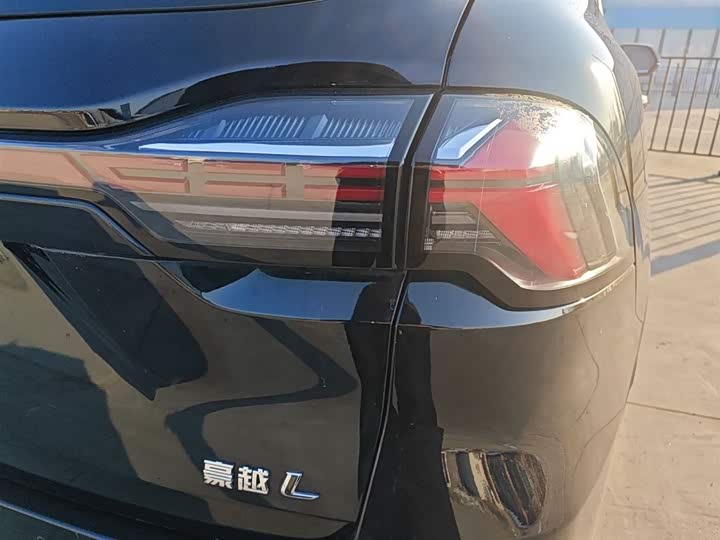 Geely Okavango L 2025 2025款 2.0T DCT尊享款