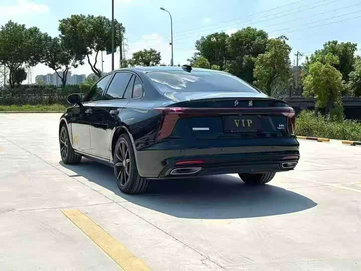 Hongqi H5 2025 2025款 2.0T 自动玄影版