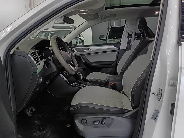 Volkswagen Tayron 2024 2024款 330TSI 两驱R-Line高能版