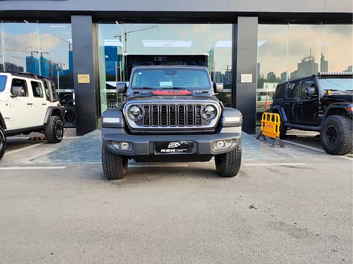 Jeep Wrangler 2024 2024款 2.0T 罗宾汉四门版