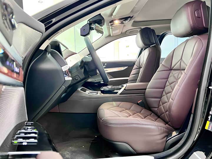 BMW i7 2023 2023款 eDrive50L 领先豪华套装