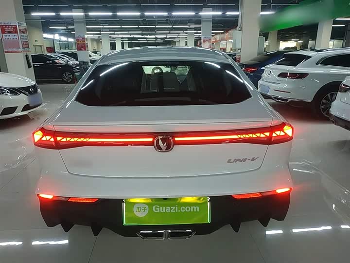 Changan UNI-V Hybrid 2024 2024款 蓝鲸智电iDD 136km 智酷型
