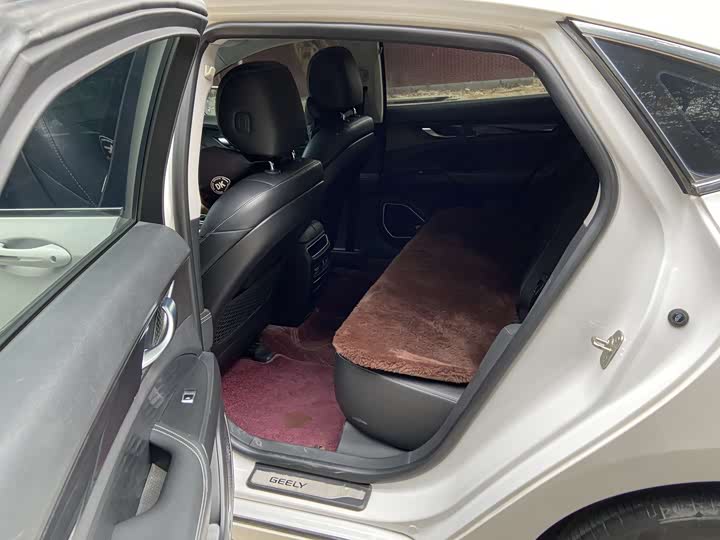 Geely Emgrand GT 2021 2021款 1.8T 领航版