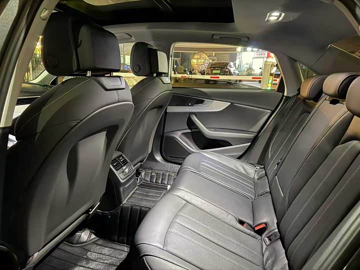 Audi A4L 2024 2024款 40 TFSI 时尚动感型