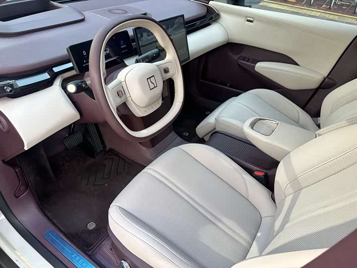 Zeekr X 2025 2025款 四座后驱魔方版