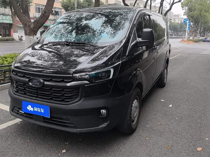 Ford Transit 2023 2023款 2.0T柴油自动多功能商用车短轴低顶5/6座