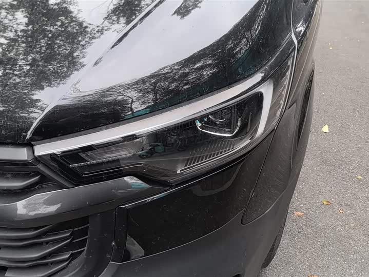 Ford Transit 2023 2023款 2.0T柴油自动多功能商用车短轴低顶5/6座