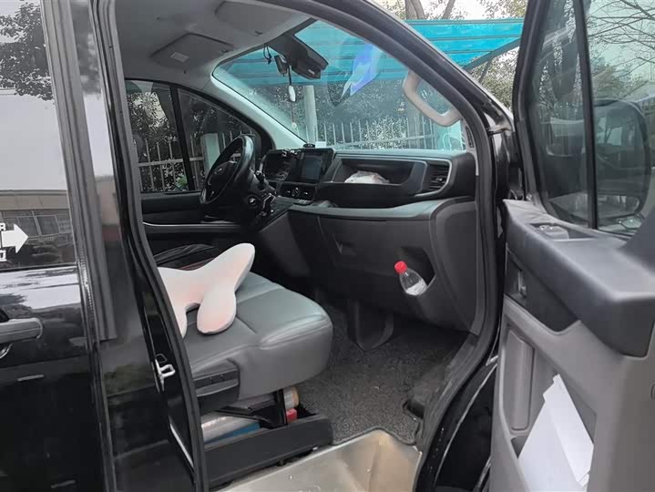 Ford Transit 2023 2023款 2.0T柴油自动多功能商用车短轴低顶5/6座