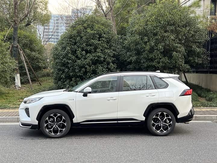 Toyota Wildlander Hybrid 2023 2023款 高性能版 2.5L 四驱激擎版