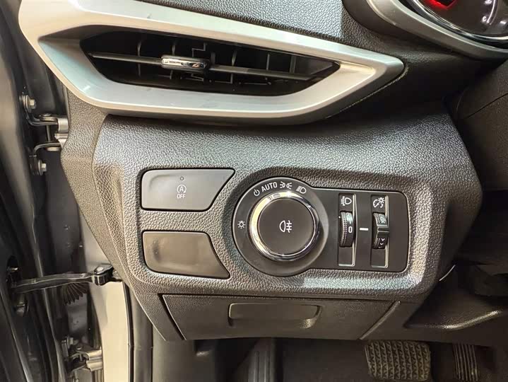 Chevrolet Orlando 2020 2020款 轻混 Redline 530T 自动纵享版（5+2款）