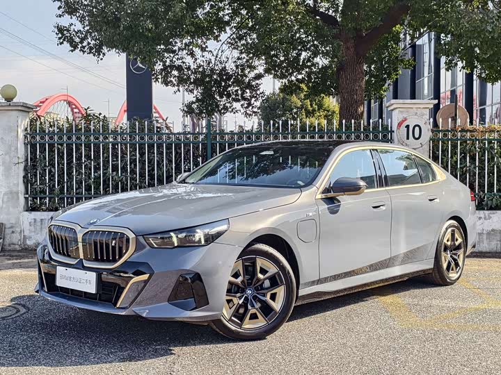 BMW i5 2024 2024款 eDrive 35L M运动套装