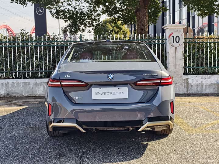 BMW i5 2024 2024款 eDrive 35L M运动套装