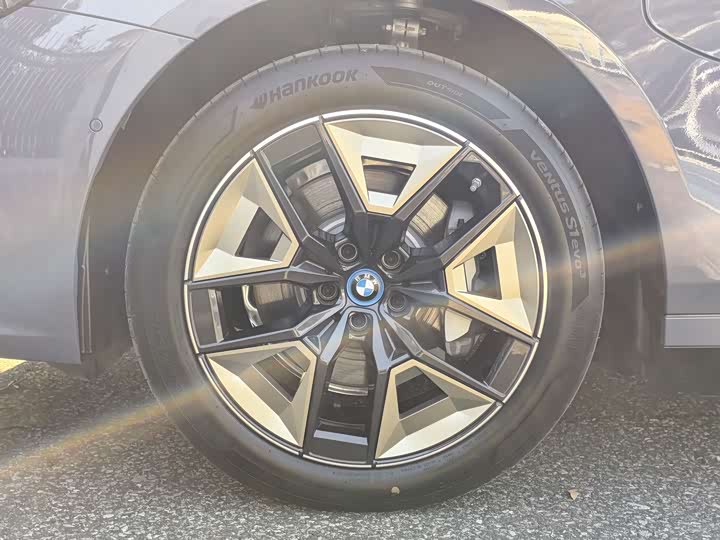 BMW i5 2024 2024款 eDrive 35L M运动套装