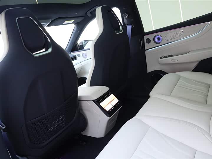 Zeekr 001 2026 2026款 103度四驱 Ultra版