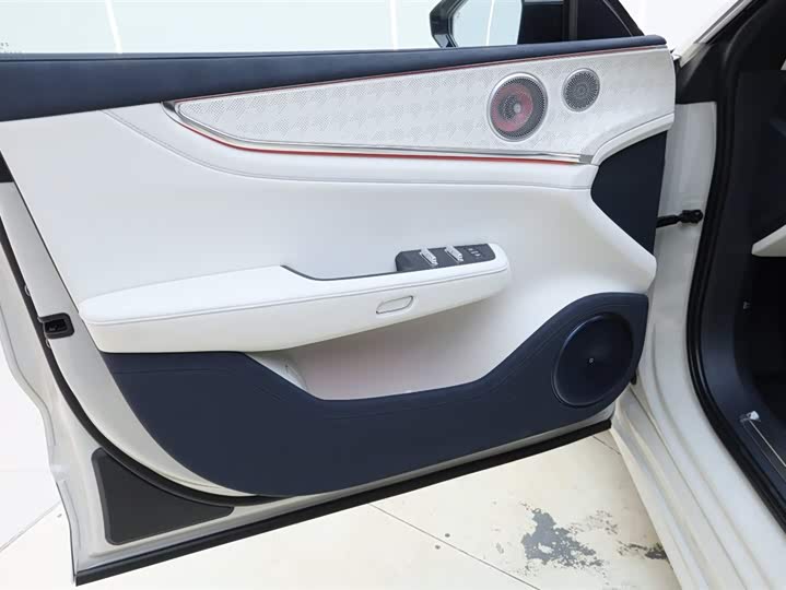 Zeekr 001 2026 2026款 103度四驱 Ultra版