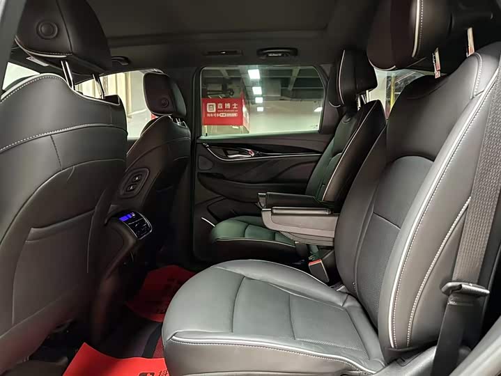 Buick Enclave 2022 2022款 652T 四驱尊享旗舰型 6座
