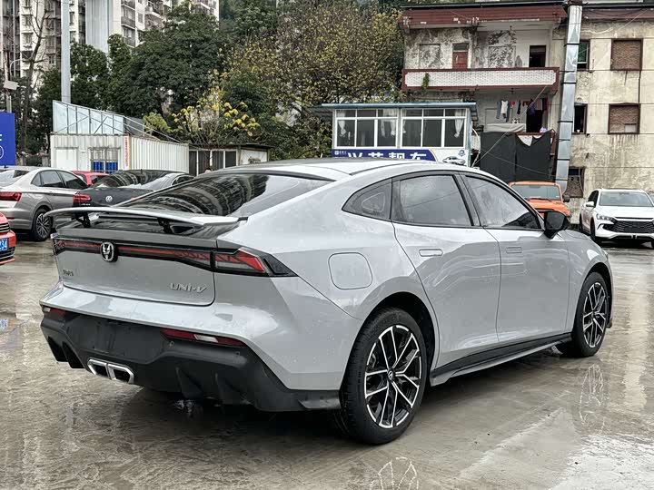 Changan UNI-V Hybrid 2024 2024款 蓝鲸智电iDD 136km 智酷型