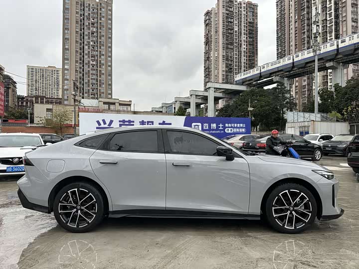 Changan UNI-V Hybrid 2024 2024款 蓝鲸智电iDD 136km 智酷型