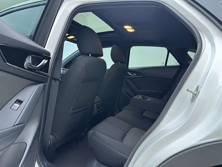 Mazda CX-4 2021 2021款 2.0L 自动两驱蓝天探索版