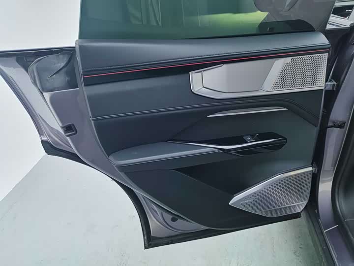 HiPhi Y 2023 2023款 810km 长续航版