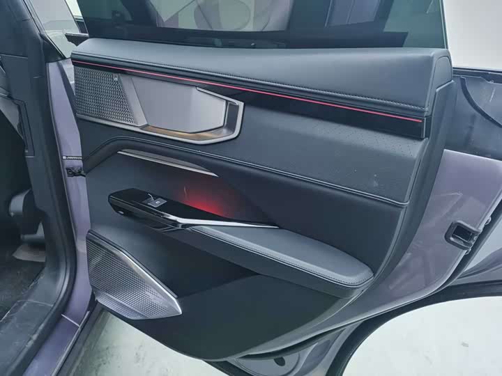 HiPhi Y 2023 2023款 810km 长续航版