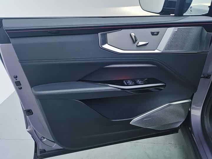 HiPhi Y 2023 2023款 810km 长续航版