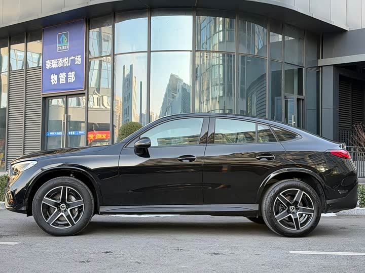 Mercedes-Benz GLC-Class Coupe 2025 2025款 改款 GLC 260 4MATIC 轿跑SUV