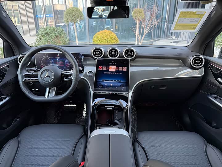 Mercedes-Benz GLC-Class Coupe 2025 2025款 改款 GLC 260 4MATIC 轿跑SUV