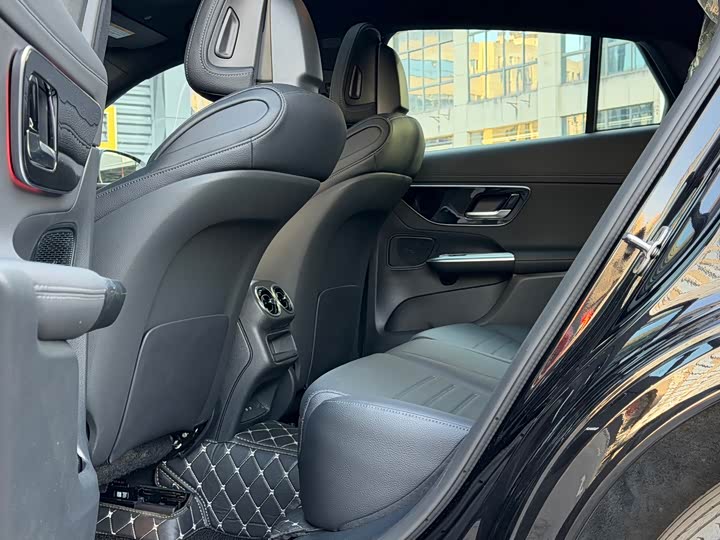 Mercedes-Benz GLC-Class Coupe 2025 2025款 改款 GLC 260 4MATIC 轿跑SUV